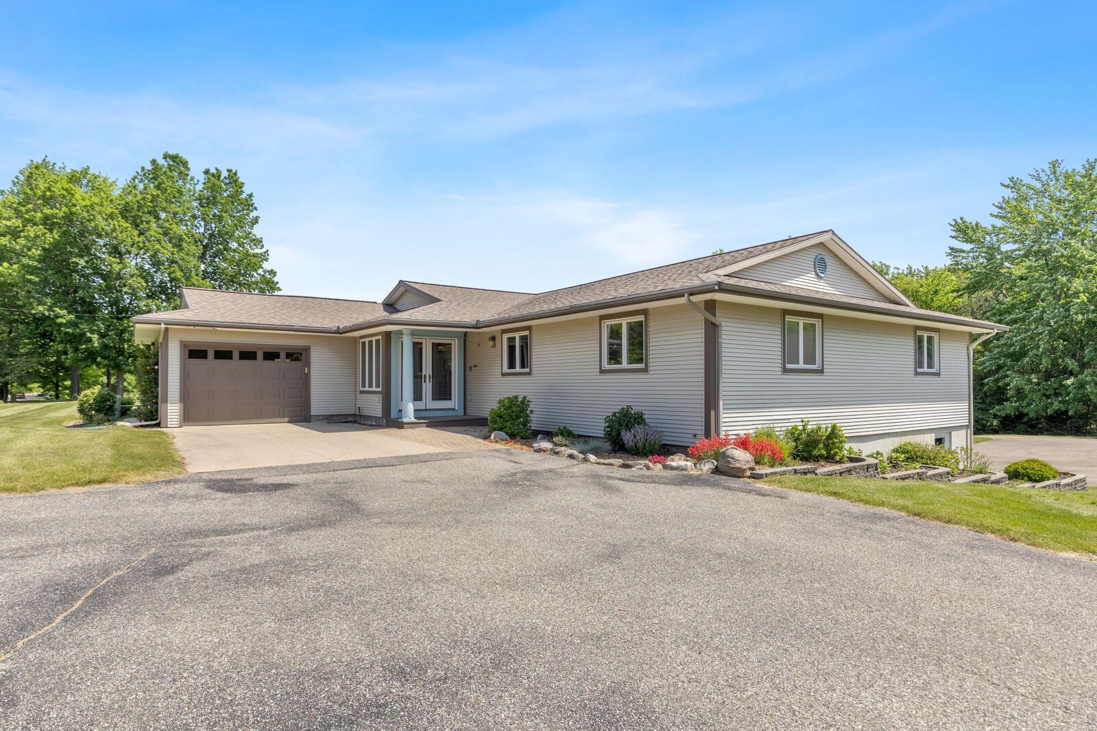 Property Photo: 3252 N 160th Avenue MI 49424