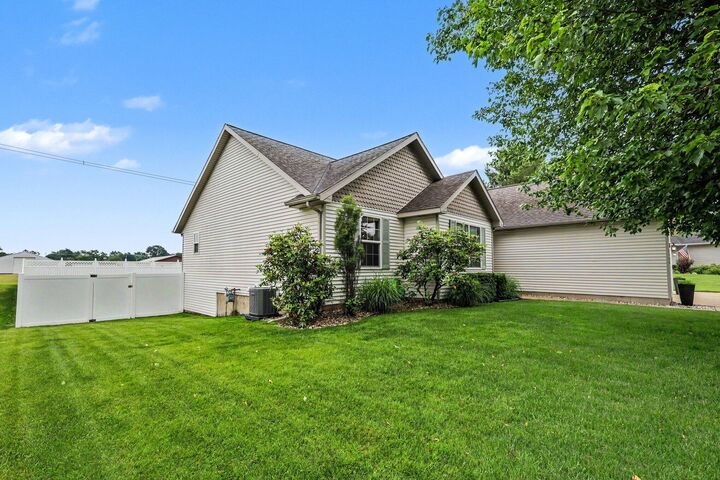 Property Photo:  2632 Fairfield Drive  MI 49464 