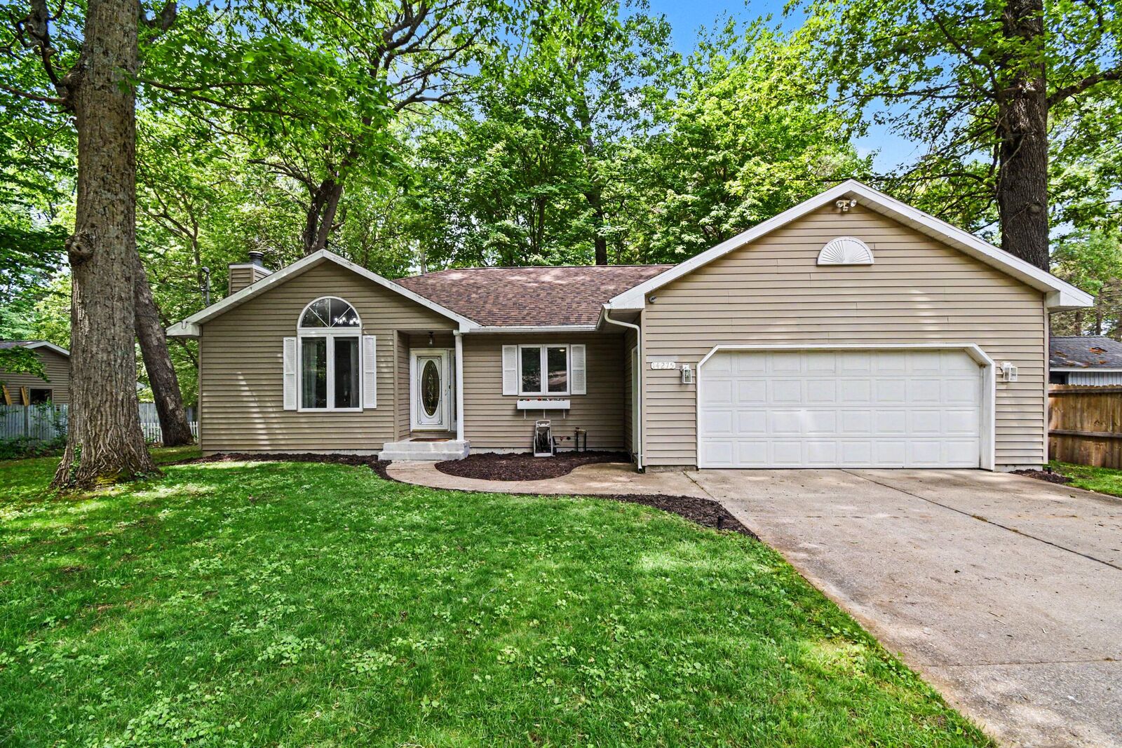 Property Photo: 14275 Shiawassee Drive MI 49417