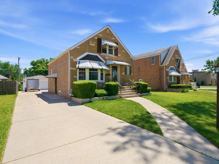 Property Photo: 2541 S 14th Avenue IL 60155