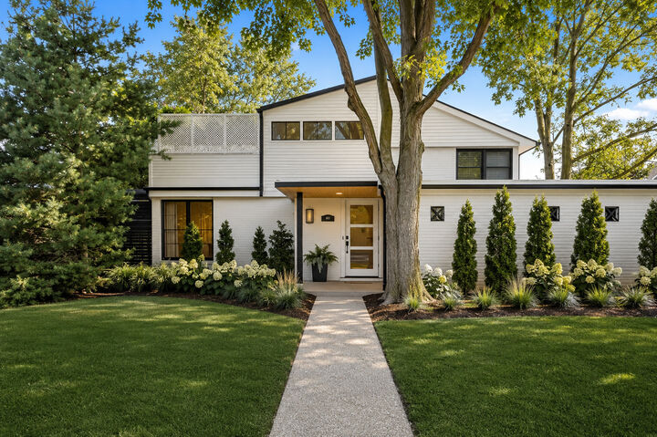 Property Photo: 611 Roger Avenue IL 60043