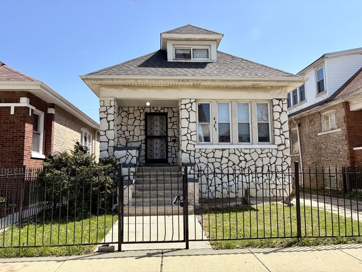Property Photo:  8451 S May Street  IL 60620 