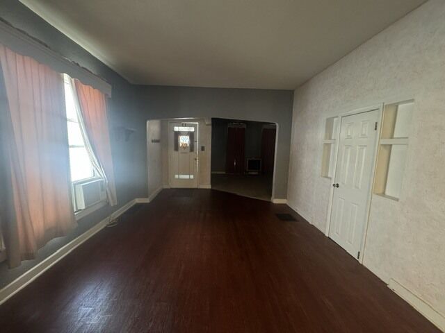 Property Photo:  700 9th Avenue  IA 52732 