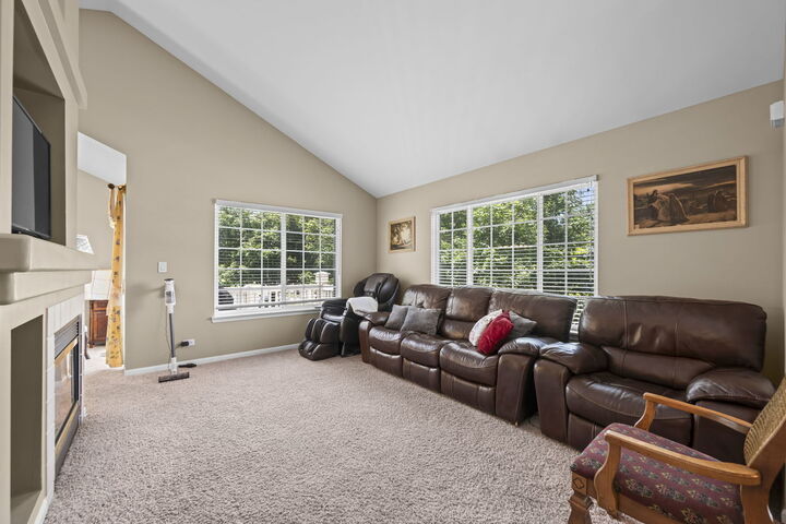 Property Photo:  557 Cary Woods Circle  IL 60013 