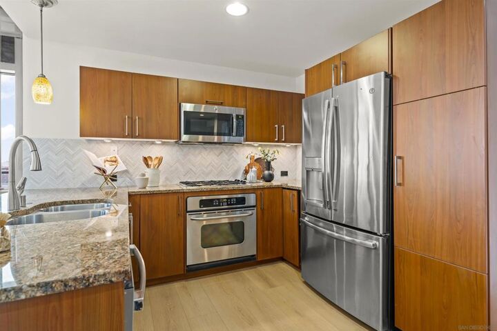 Property Photo:  800 The Mark 710  CA 92101 