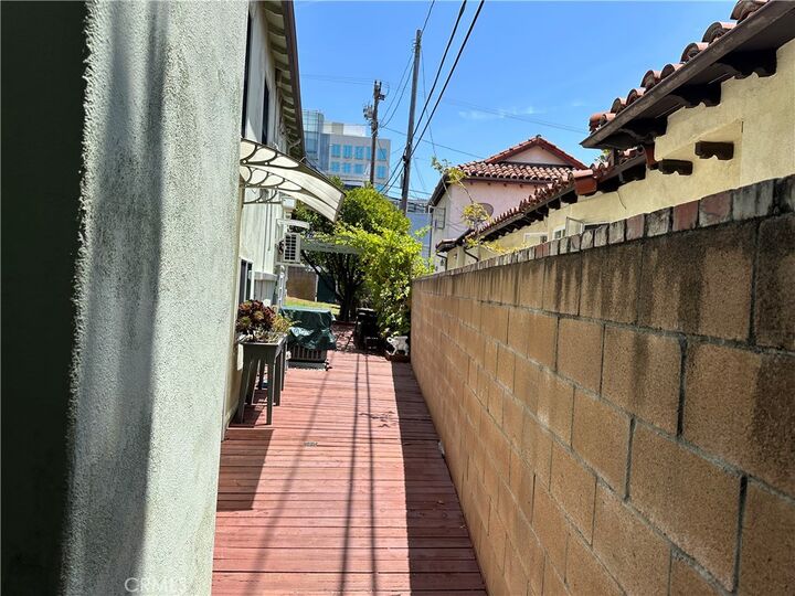 Property Photo:  10338 Eastborne  CA 90024 
