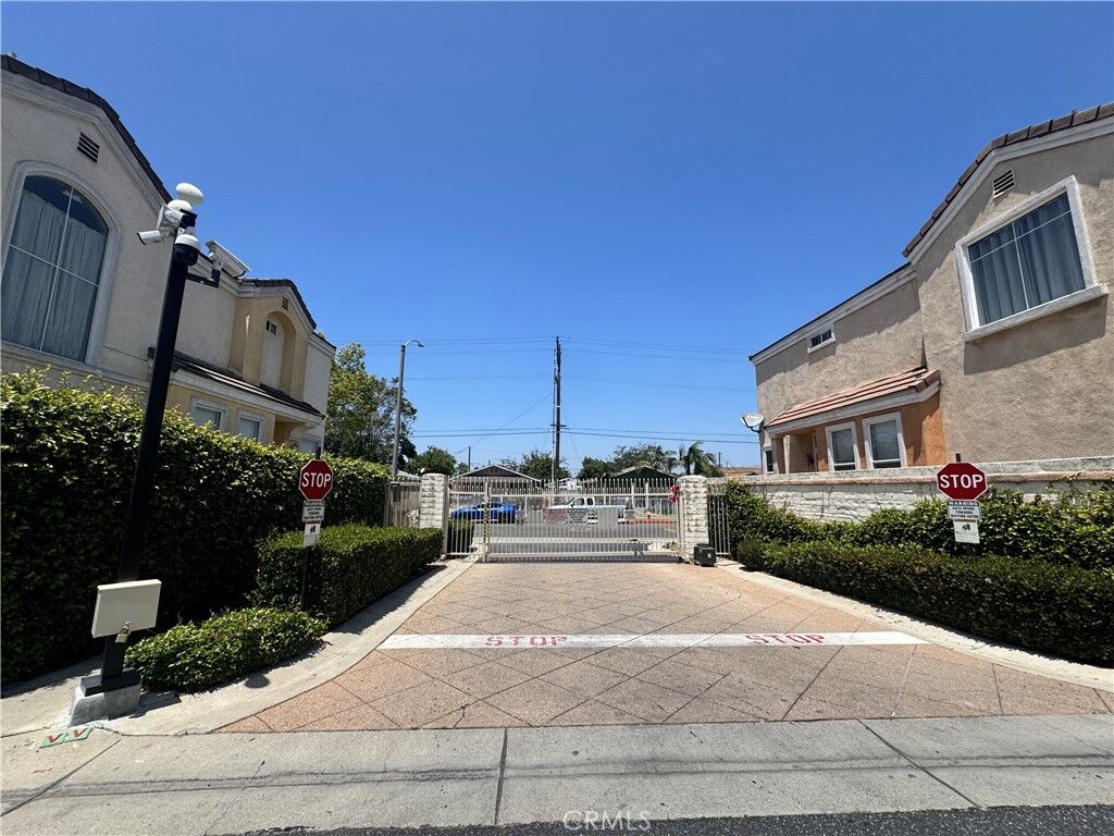 Property Photo:  12690 Antigua Court  CA 90262 