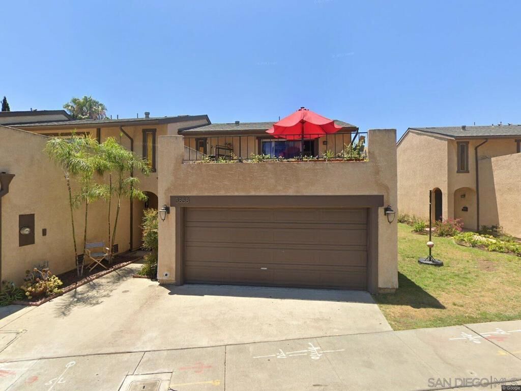 Property Photo:  