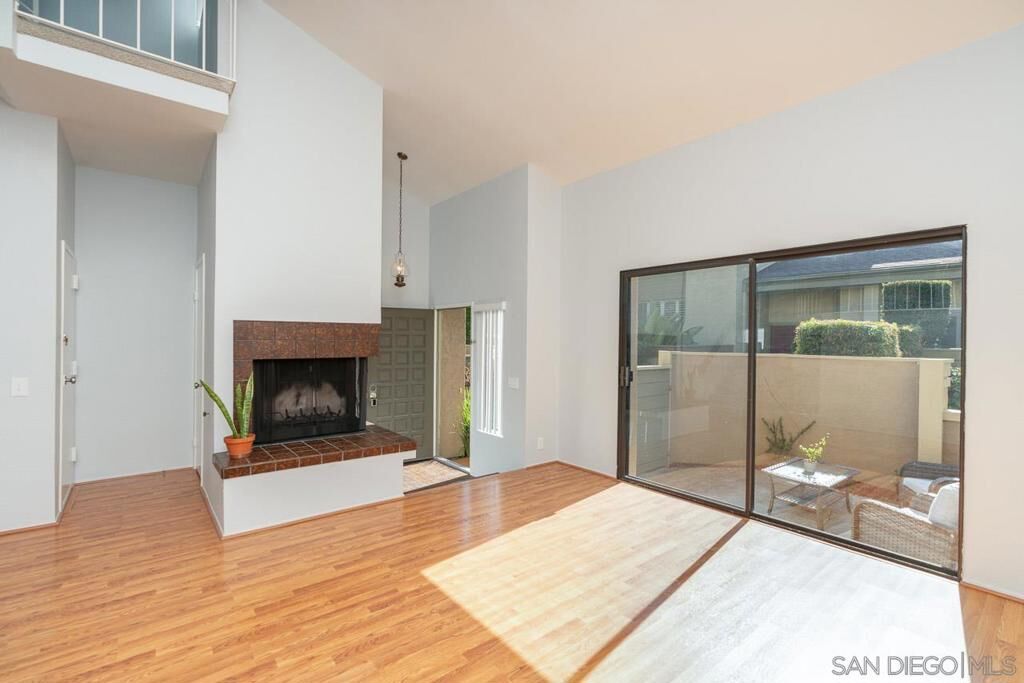 Property Photo:  3286 Caminito Eastbluff 114  CA 92037 