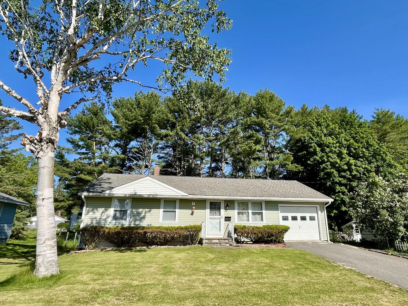Property Photo: 6 Glenwood Street ME 04473