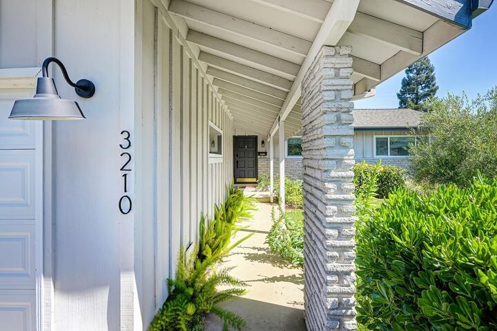 Property Photo: 3210 Rosemont Drive CA 95826