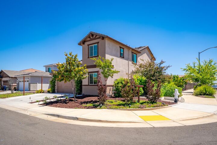 Property Photo: 12800 Herringbone Way CA 95742