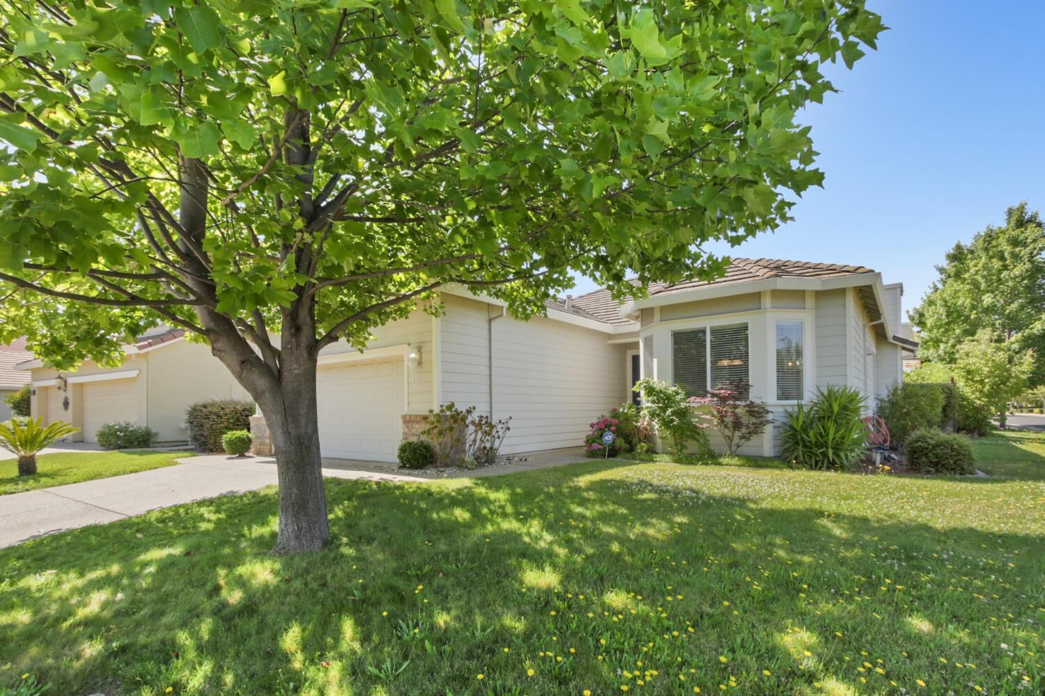 Property Photo: 11850 Larisa Way CA 95742