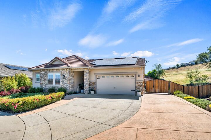 Property Photo:  711 Mousebird Court  CA 95648 