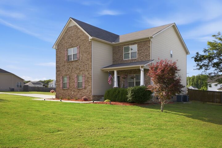 Property Photo:  1026 Pinnacle Hills Dr  TN 37128 