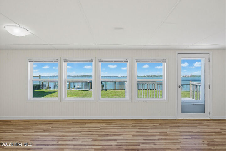 Property Photo: 201 Riverside Drive NC 28460