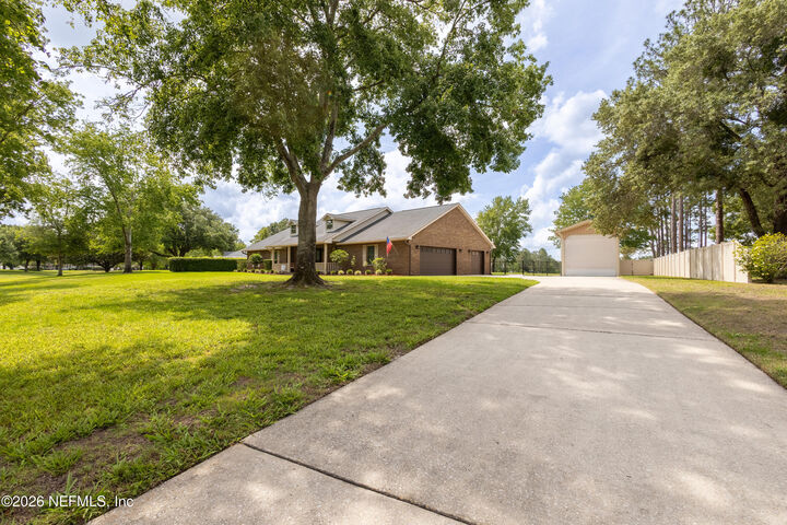 Property Photo:  4610 Saddlehorn Trail  FL 32068 