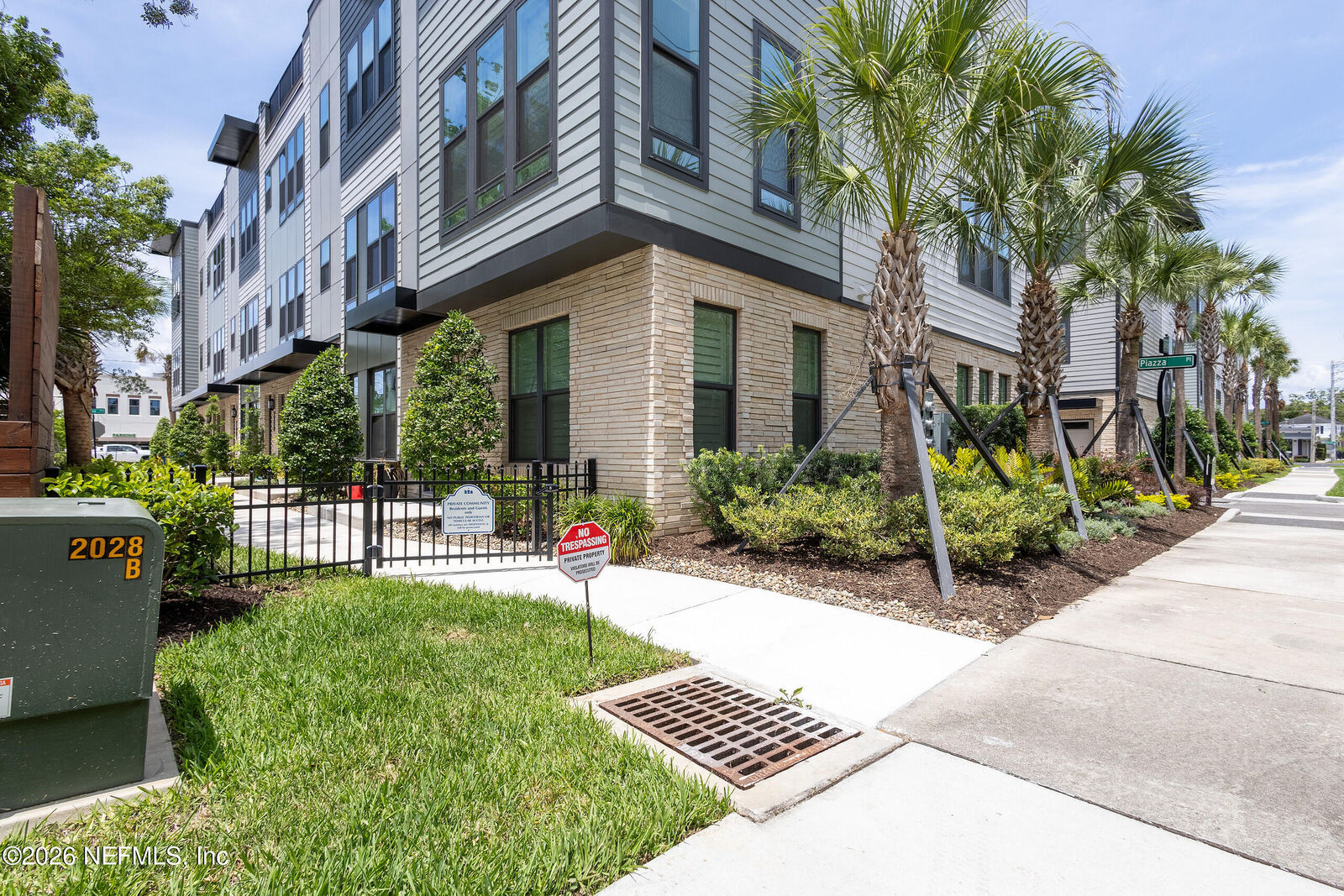 Property Photo:  1624 Piazza Place  FL 32207 