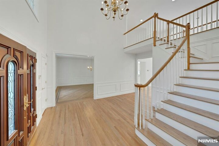 Property Photo:  210 Woodmere Court  NJ 07417 