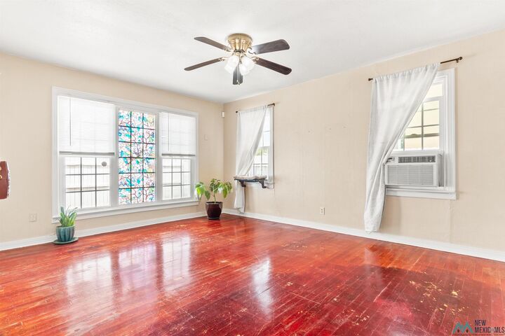 Property Photo: 804 S Dallas Avenue NM 88130