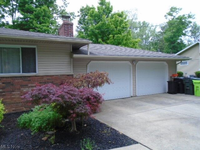 Property Photo: 9394 Ledge Acres Drive OH 44056