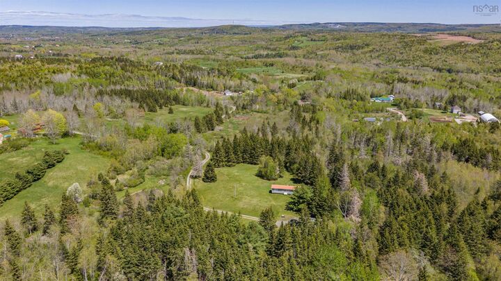 Property Photo: 71 Hummingbird Lane NS B0K 1S0