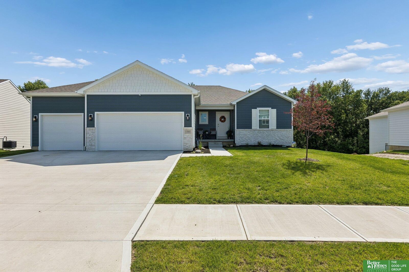 Property Photo: 17055 Craig Street NE 68007