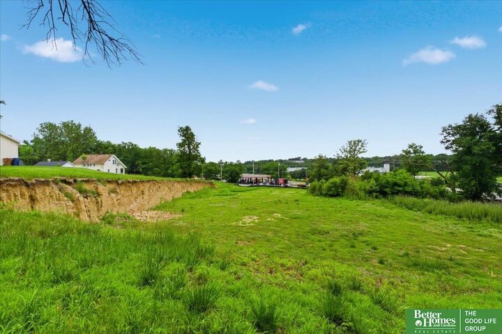 Property Photo:  2516 Chandler Road  NE 68005 