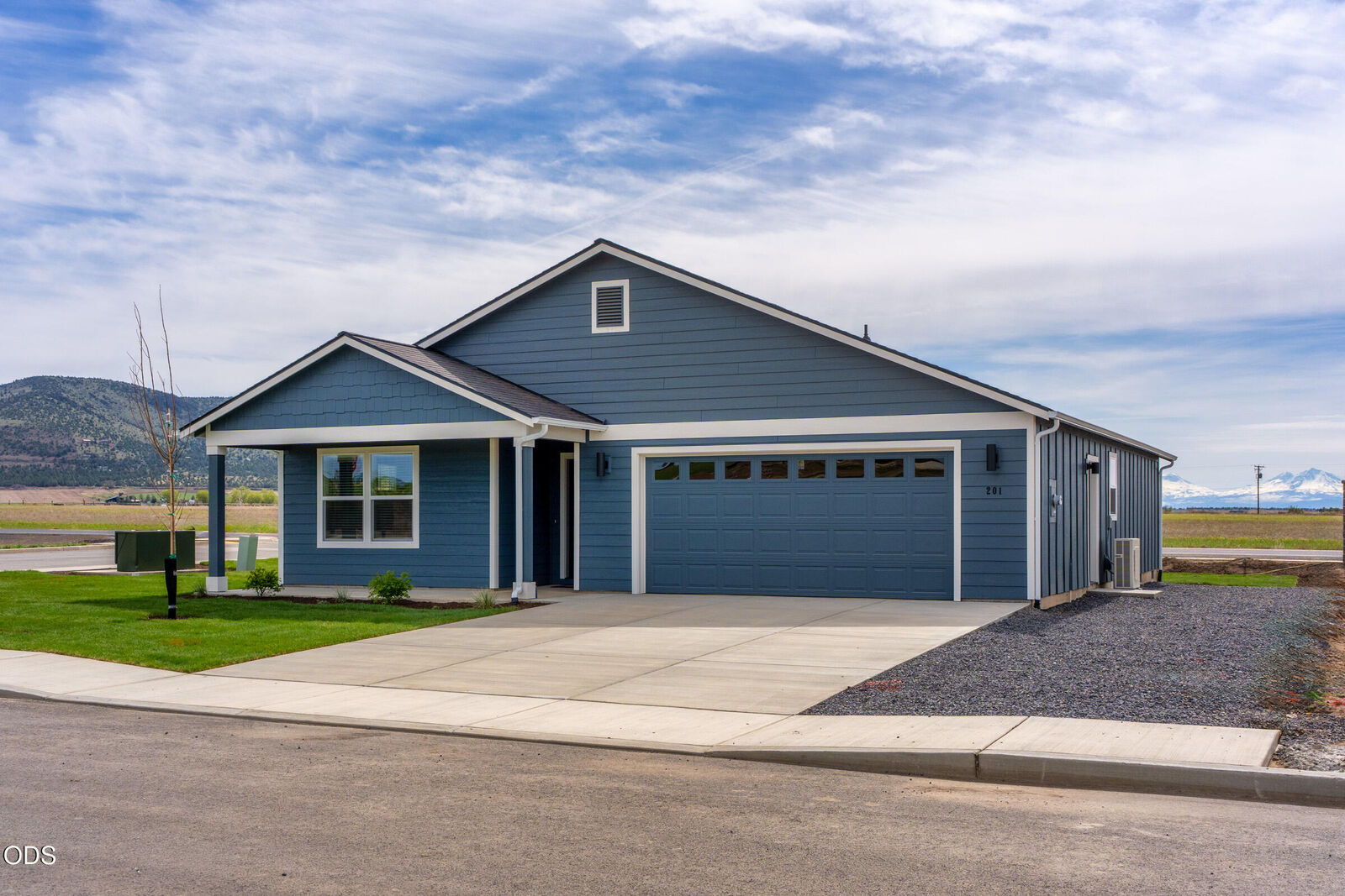 Property Photo: 222 SE Peppermint Loop 19 OR 97734