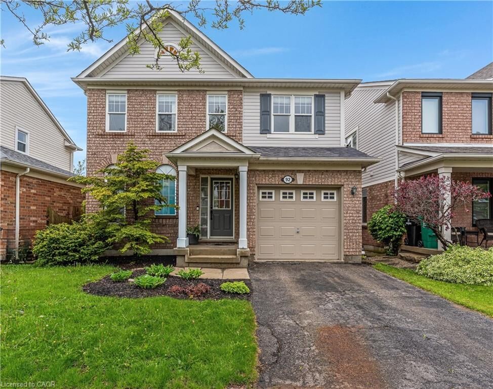 Property Photo:  92 Baggs Crescent  ON N1T 2E8 