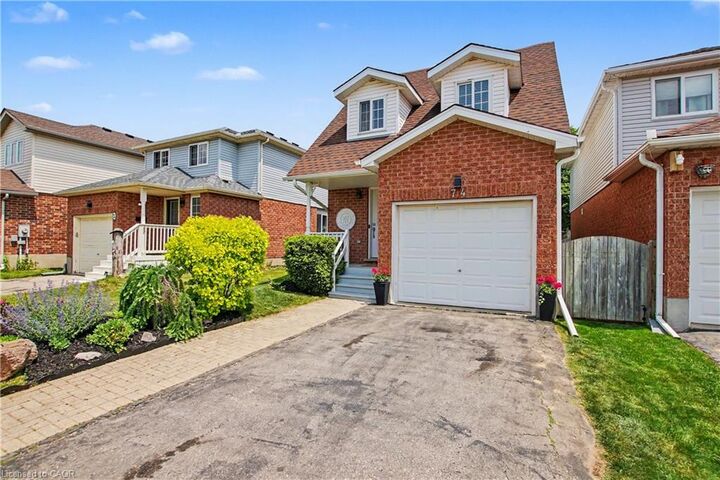 Property Photo:  74 Activa Avenue  ON N2E 3R4 