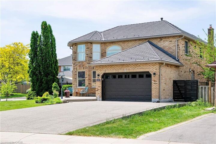 Property Photo:  6 Regal Drive  ON L8W 2P4 
