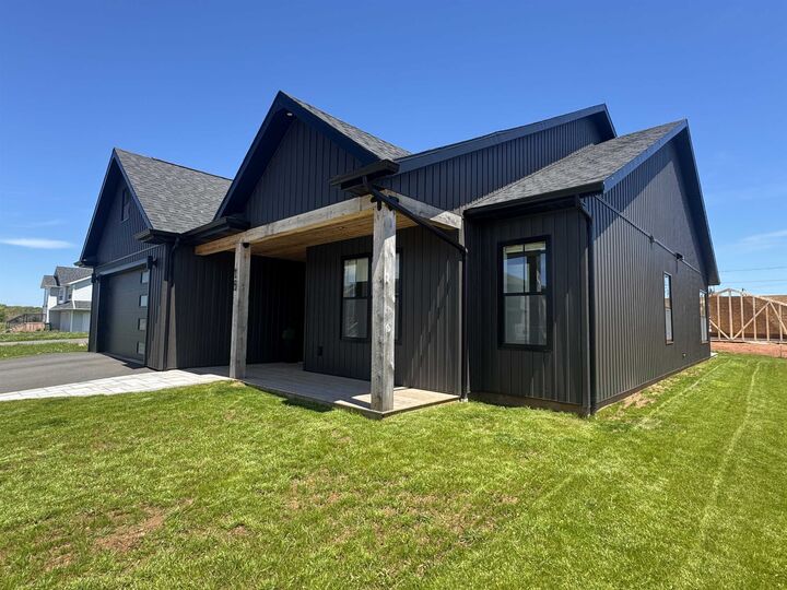 Property Photo:  18 Neill Drive  PE C1A 9B2 