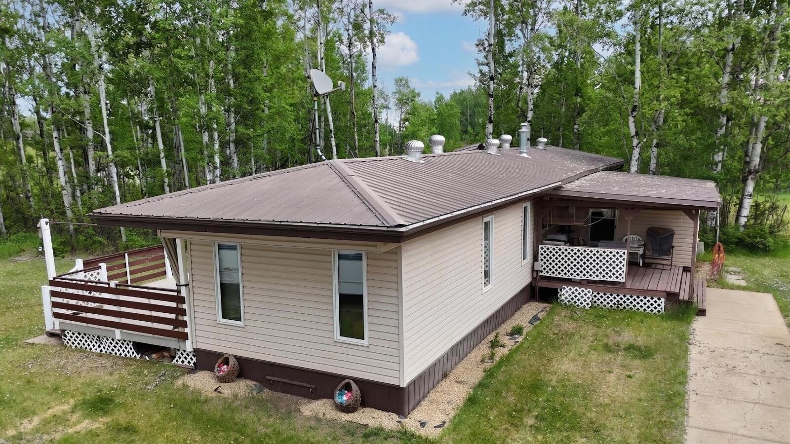 Property Photo:  17430 Highway 2  AB T0G 1E0 