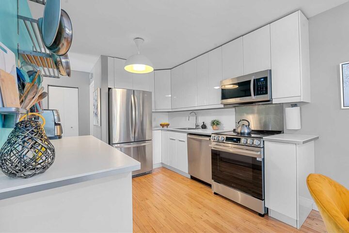 Property Photo: 1739 24A Street SW 7 AB T3C 1J5
