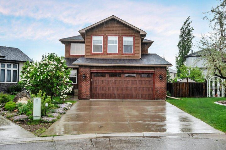 151 Cove Place — photo 1