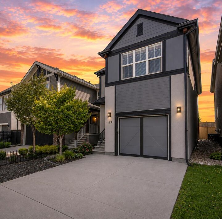 124 Masters Crescent SE — photo 1