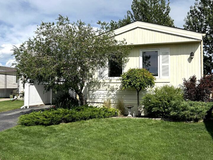 99 Arbour Lake Road NW 221 — photo 1