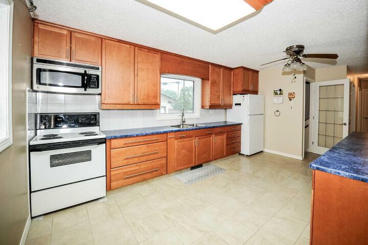 Property Photo: 4513 67 Street AB T4V 2P8