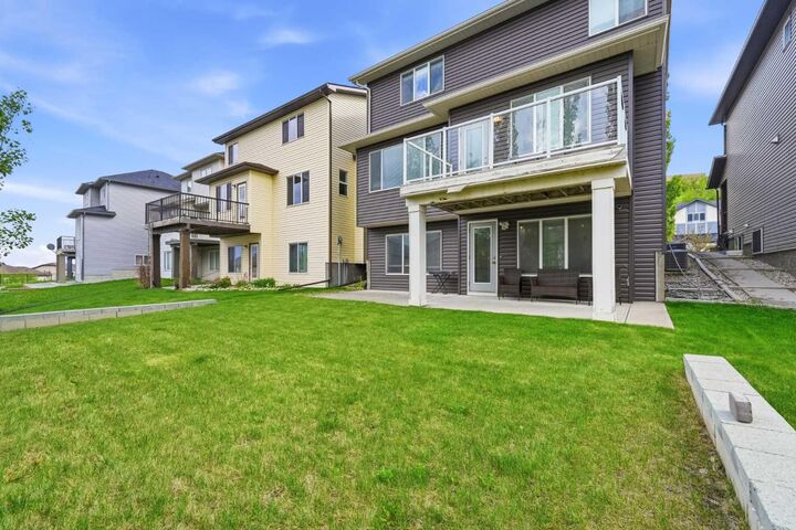 Property Photo:  172 Sherwood Mews NW  AB T3R 0G1 