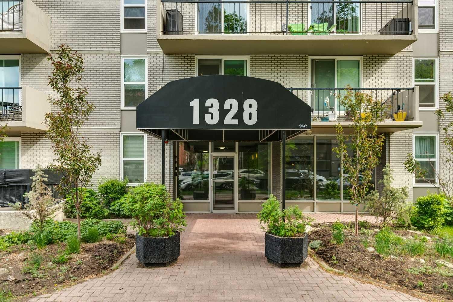 Property Photo: 1328 13 Avenue SW 502 AB T3C 0T3