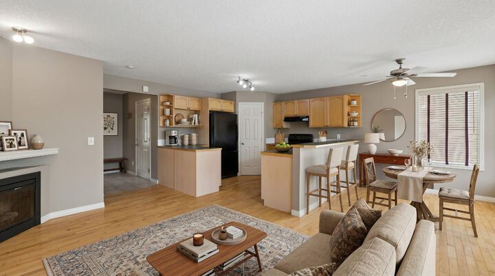 Property Photo:  25 Hidden Creek Rise NW  AB T3A 6L3 