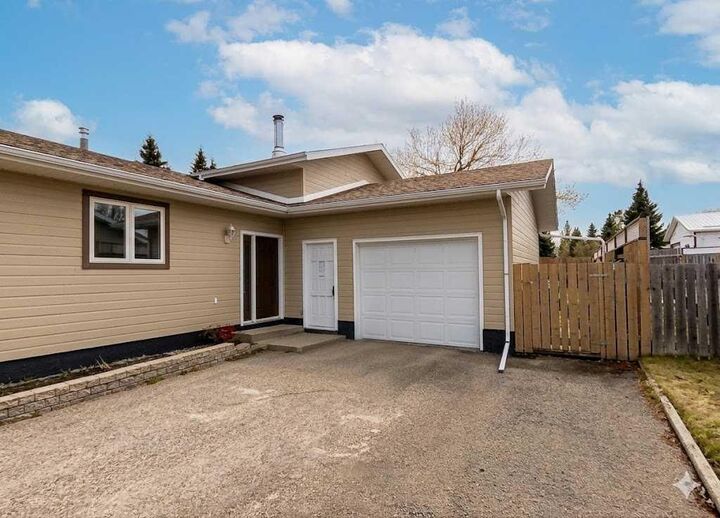 Property Photo: 5333 57 Avenue AB T4T 1M7