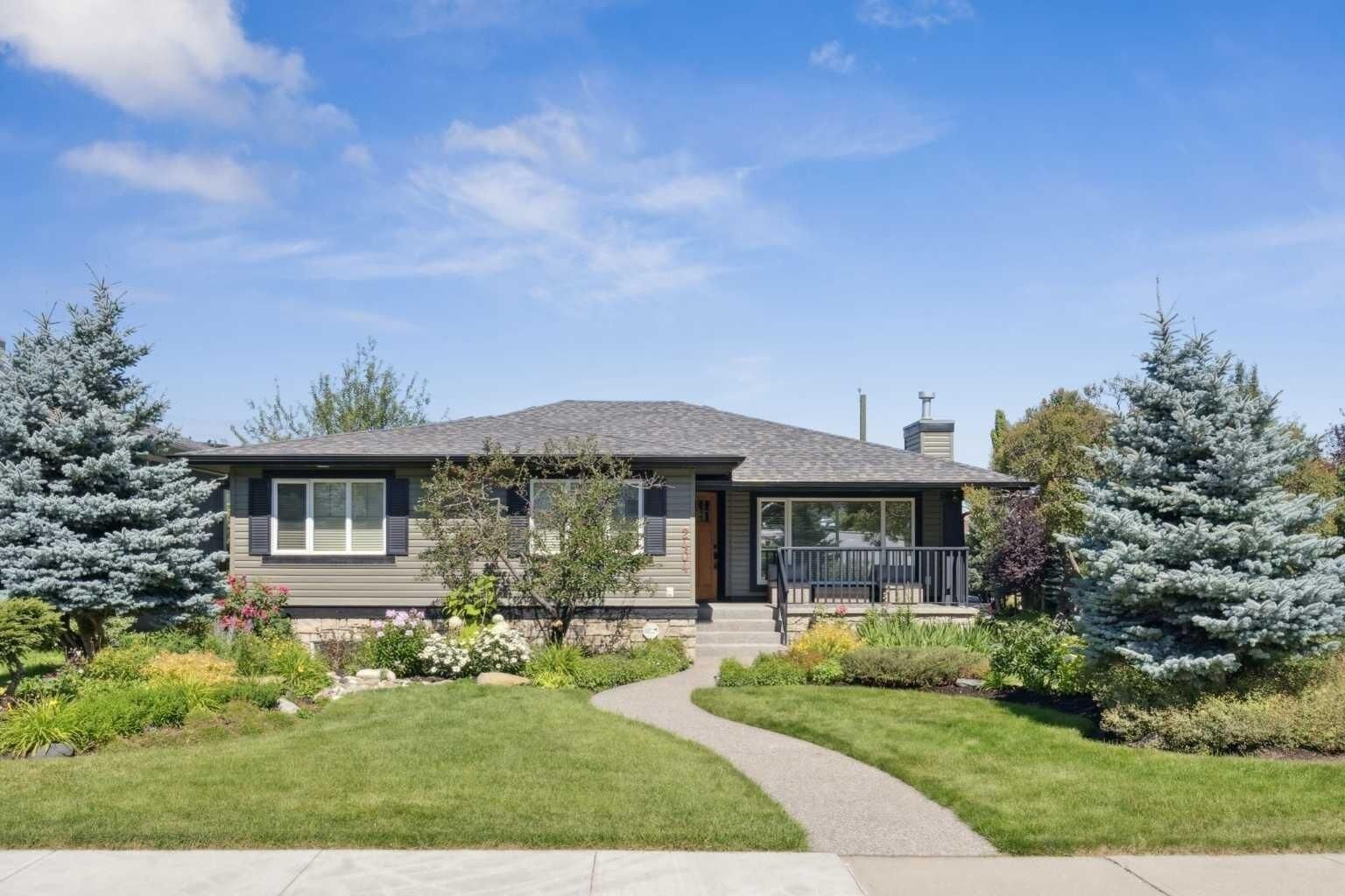 Property Photo: 2404 29 Avenue SW AB T2T 1N9