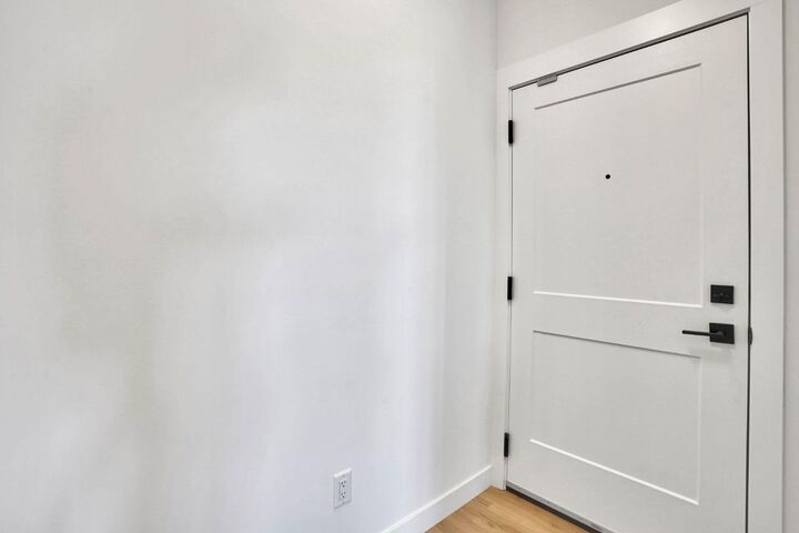 Property Photo:  50 Sage Hill Walk NW 212  AB T3R 2E8 
