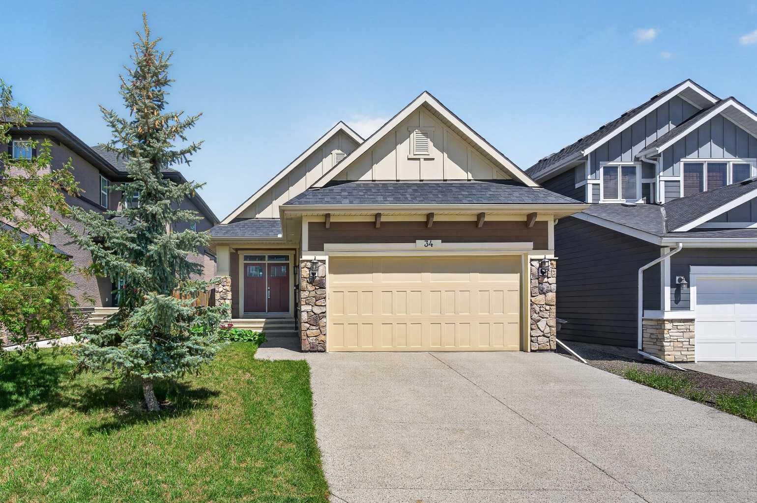 Property Photo:  34 Valley Pointe Link NW  AB T3B 6B6 