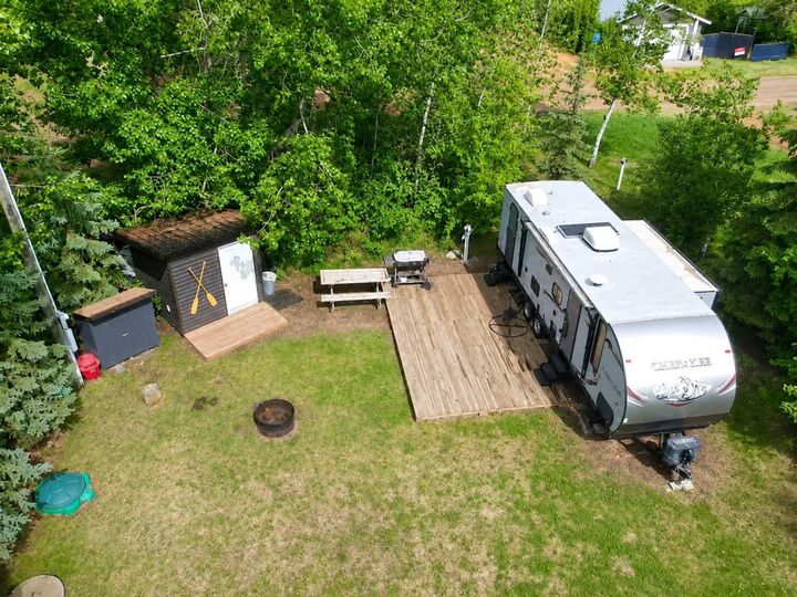Property Photo: 59 Lake View Avenue AB T0C 2L0