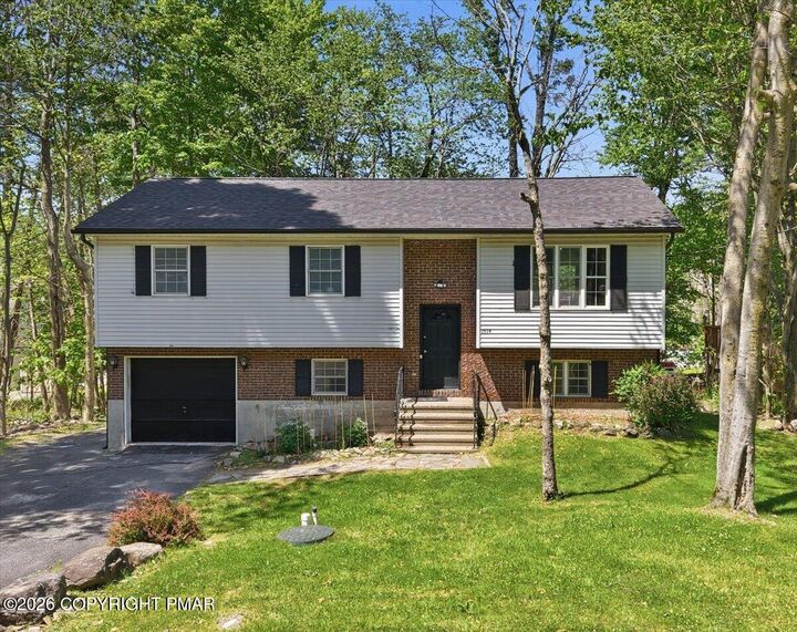 Property Photo: 9807 Deerwood Drive PA 18466