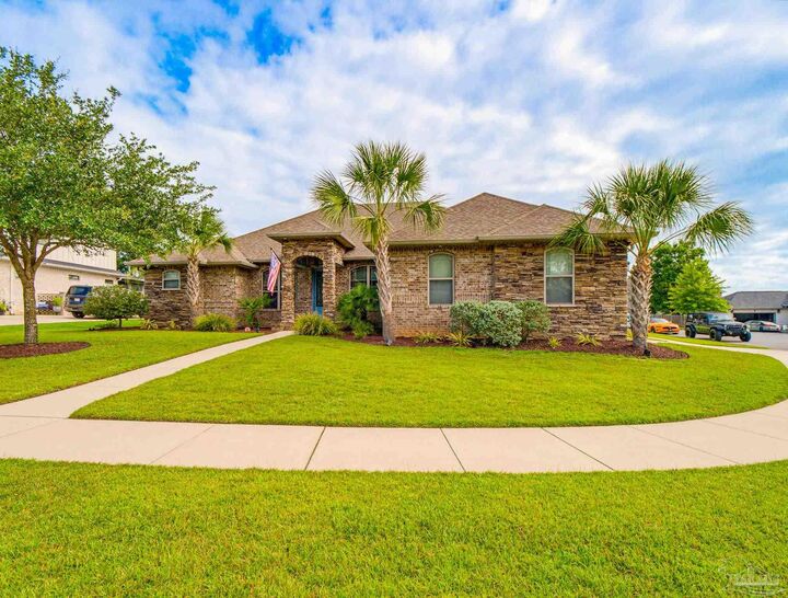 Property Photo:  6064 Huntington Creek Cir  FL 32526 