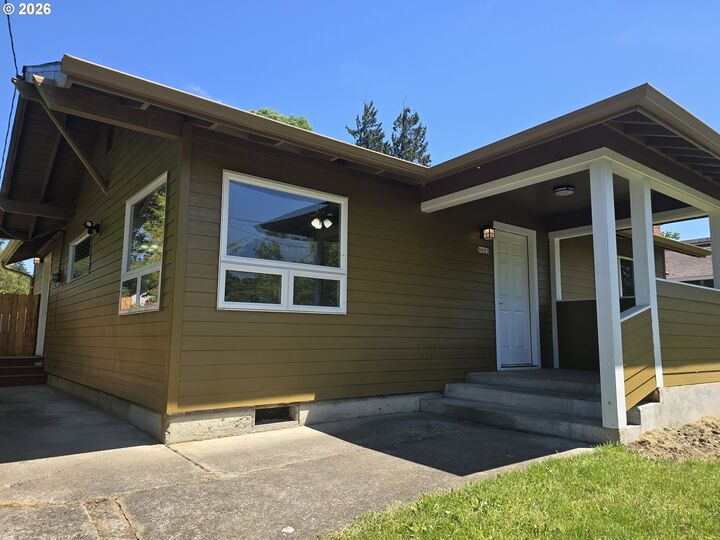Property Photo:  9805 N Central St  OR 97203 